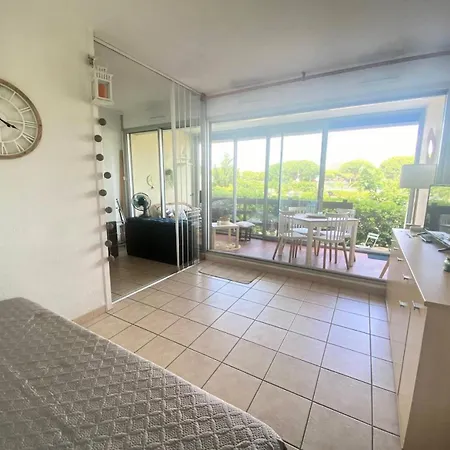 Apartment Les Jardins Du Port - Superbe T2 En Rez De Jardin Dans Avec Piscine Mae-7031