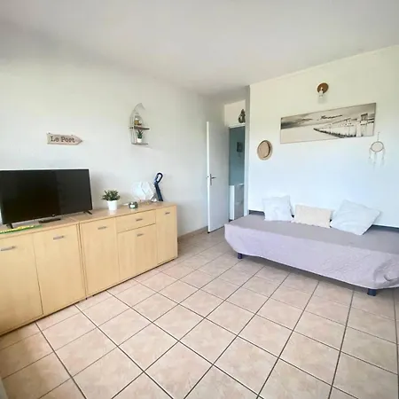 Apartment Les Jardins Du Port - Superbe T2 En Rez De Jardin Dans Avec Piscine Mae-7031