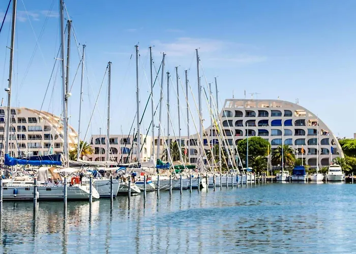 Les Jardins Du Port - Superbe T2 En Rez De Jardin Dans Avec Piscine Mae-7031