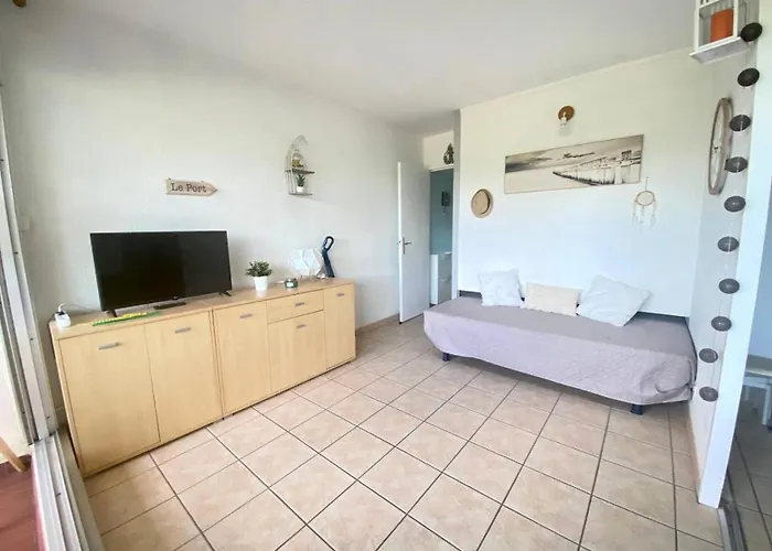 Apartamento Les Jardins Du Port - Superbe T2 En Rez De Jardin Dans Avec Piscine Mae-7031
